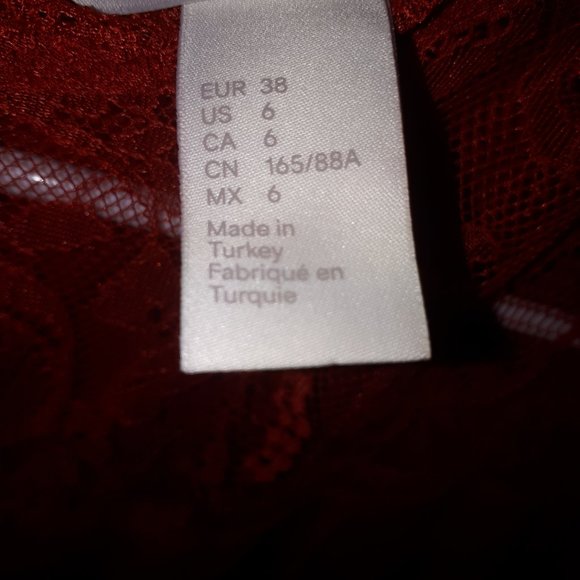 Size 6 H&M Red shirt with beautiful lace detail - Picture 4 of 5